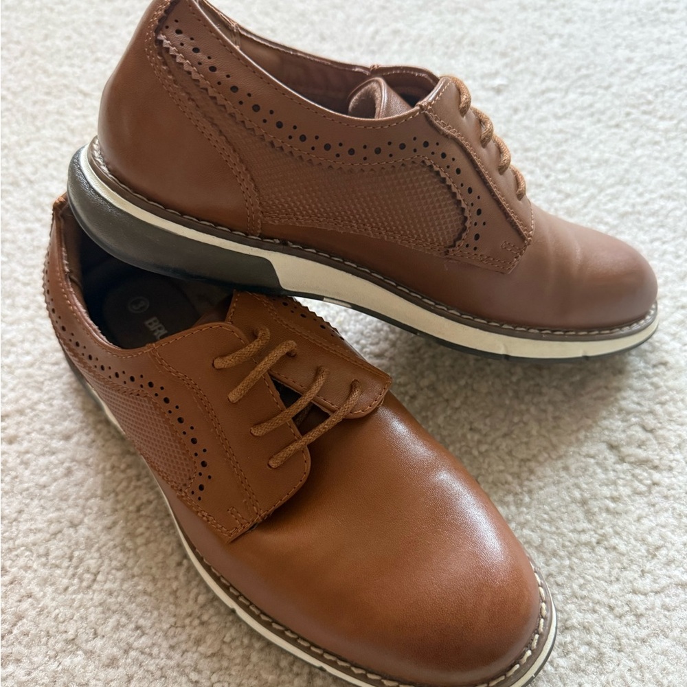 Dress Oxford shoes, US 3